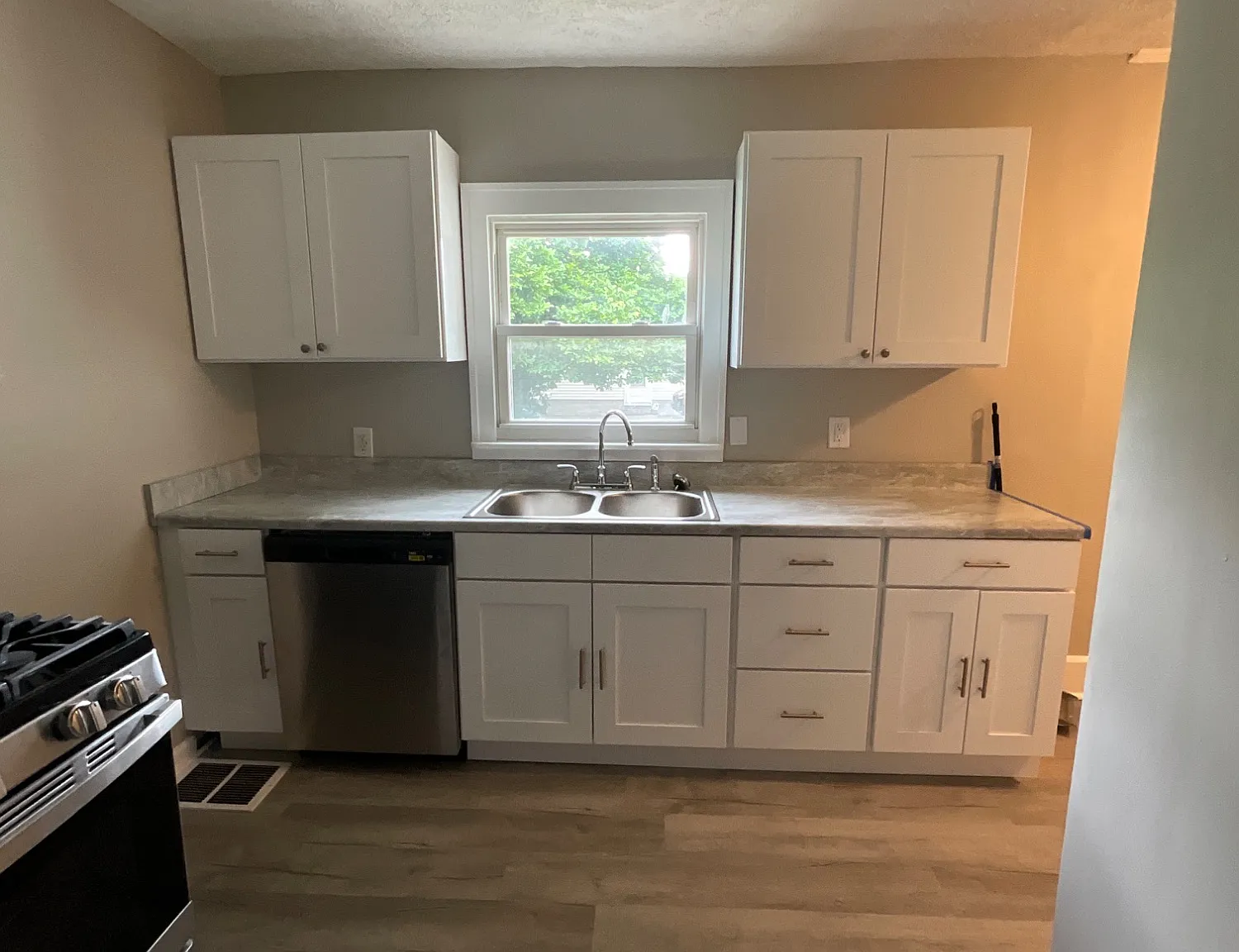 3 bed, 1400 sqft, $1,500 — Photo 4