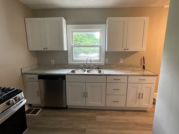 4th image of 332 Stull Ave