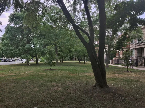 (undisclosed Address), Chicago, IL 60623