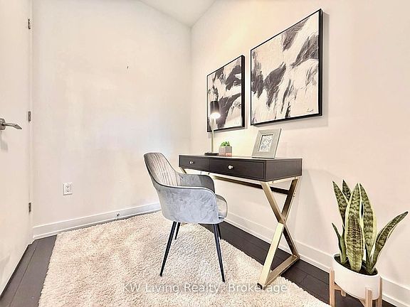 3rd image of 39 Roehampton Ave #701