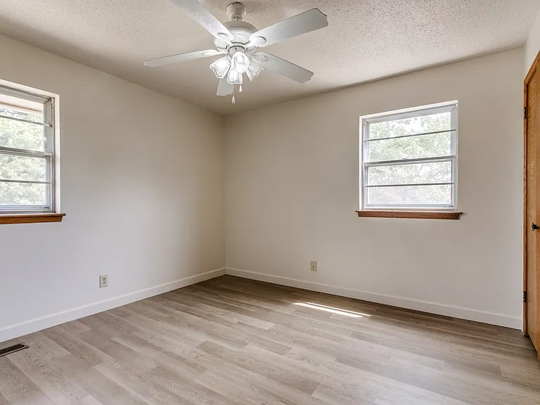 6601 NW 150th St — Photo 38
