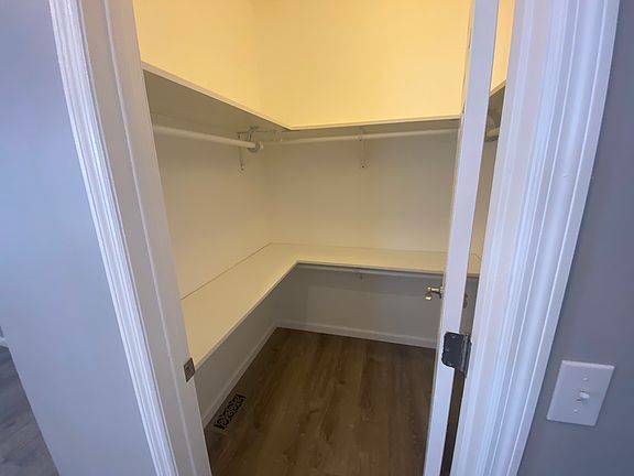 Master Bed Closet
