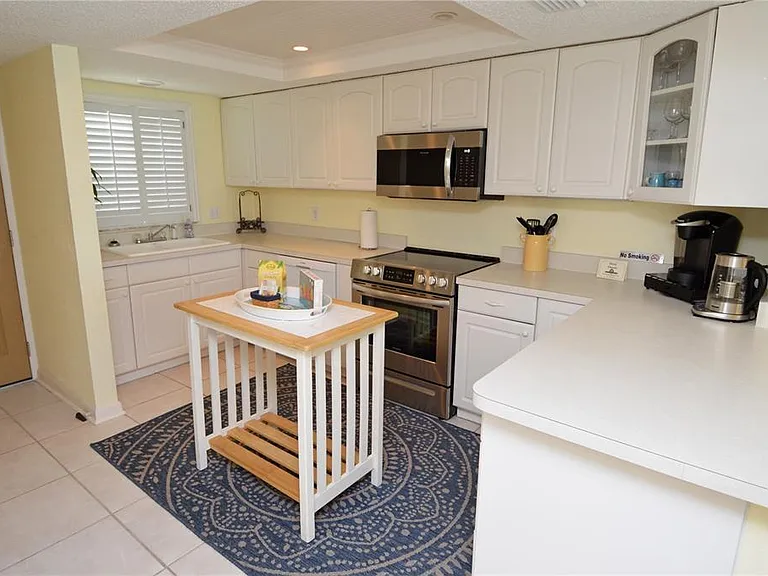 18650 Gulf Blvd #305 — Photo 9