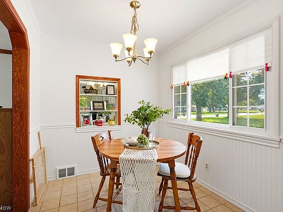 3rd image of 1234 Hadcock Rd