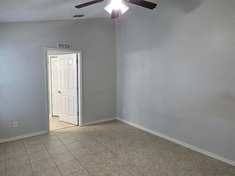 3412 Palm Beach Dr — Photo 10