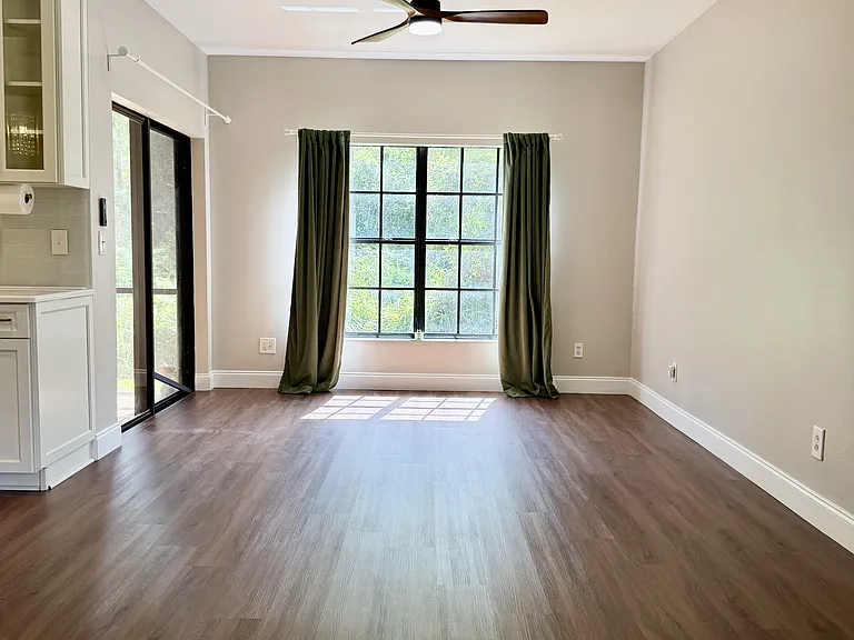 1050 Blackwater Dr #1 — Photo 2