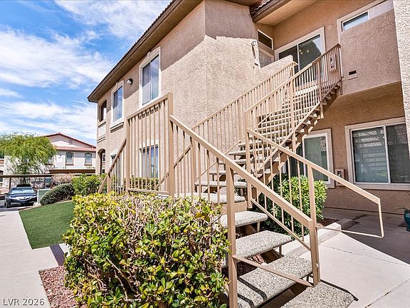 5th image of 2305 W Horizon Ridge Pkwy APT 3923