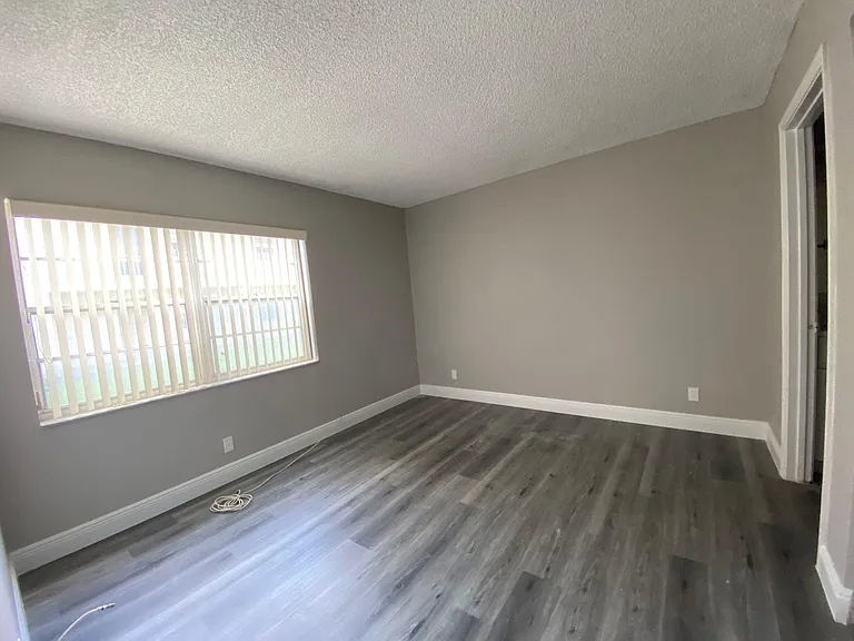 3225 N University Dr — Photo 14