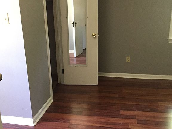 5th image of 1056-B Little Bay Ave