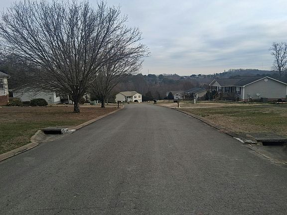 5th image of 321 Shady Hollow Cir SE