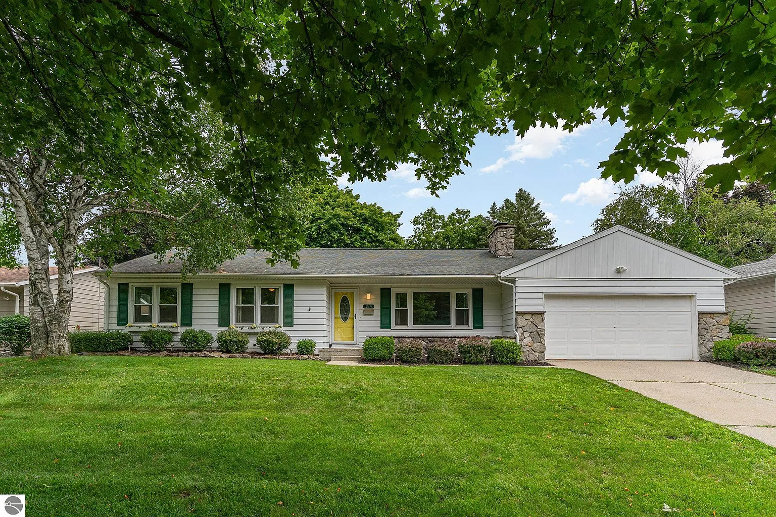 194 Westview Dr photo 1