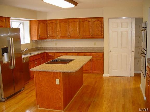 2nd image of 180 Saylesville Dr