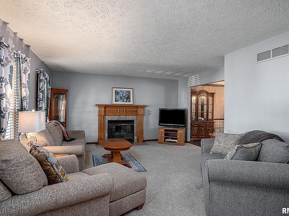 3rd image of 1417 W 49th St