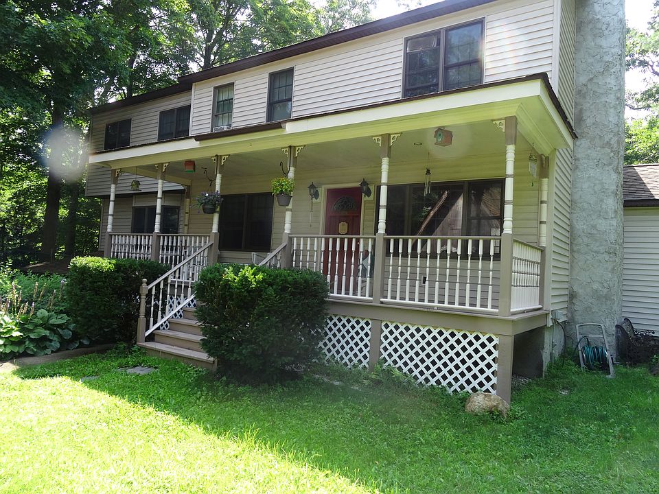 Front, welcoming porch