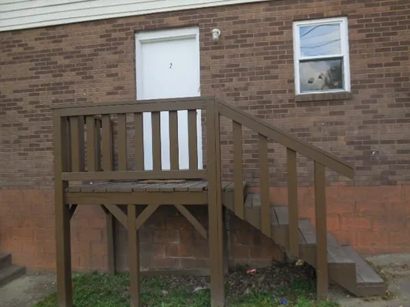 221 Wright St, Mount Hope, WV 25880