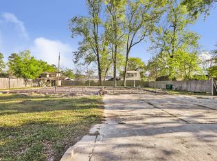 718 Fall Creek Dr, Huffman, TX 77336