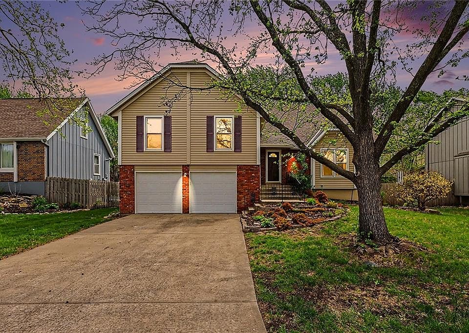 1st image of 1908 S Lindenwood Dr