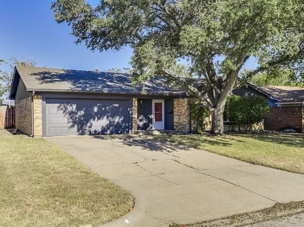 630 Barkridge Trl, Burleson, TX 76028