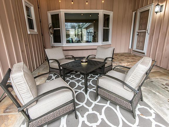 4th image of 1786 Greenbriar Dr