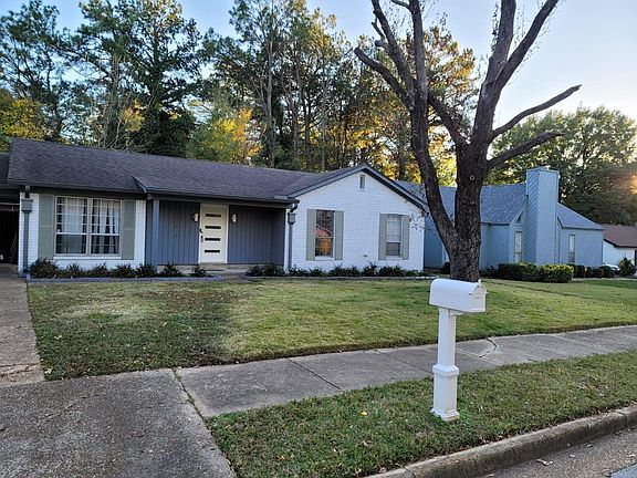 2nd image of 6141 Chinaberry Dr