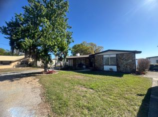 734 Memorial Dr, Sebring, FL 33870