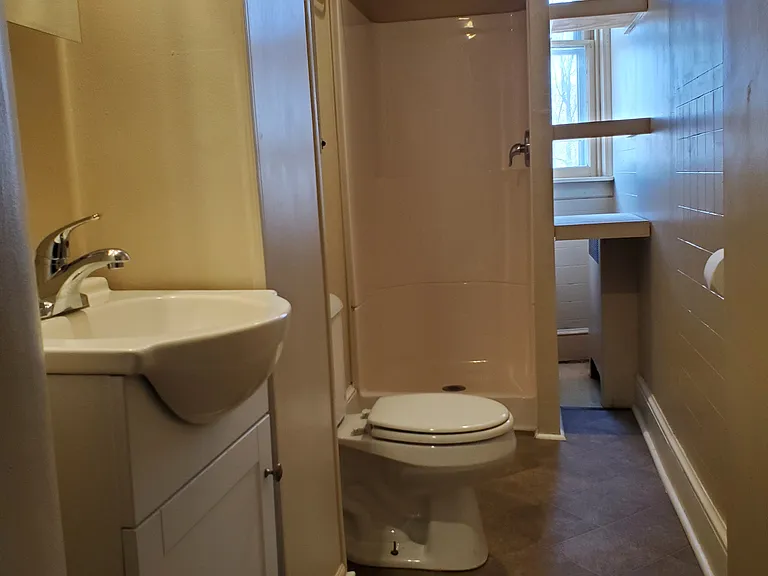 39 W King St #6 — Photo 7