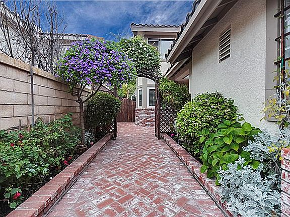3rd image of 24215 Briones Dr
