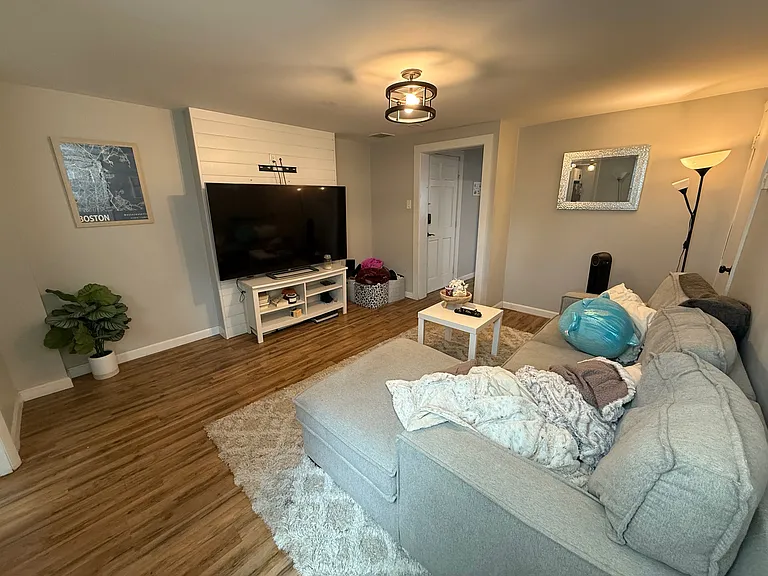 281 Bowen St #2 — Photo 13
