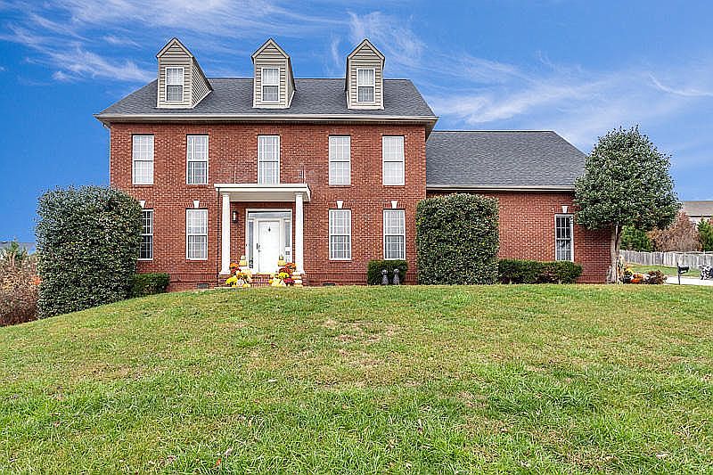 1st image of 1501 Willow Field Ln