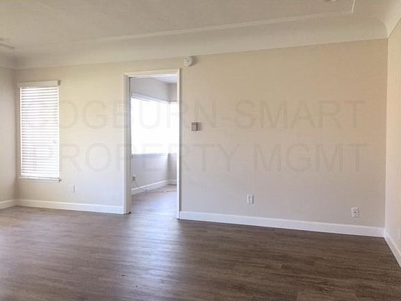 4th image of 15710 Blaine Ave