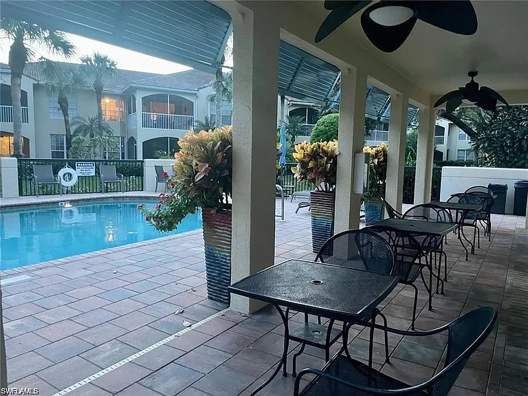 56 Silver Oaks Cir #102 — Photo 8