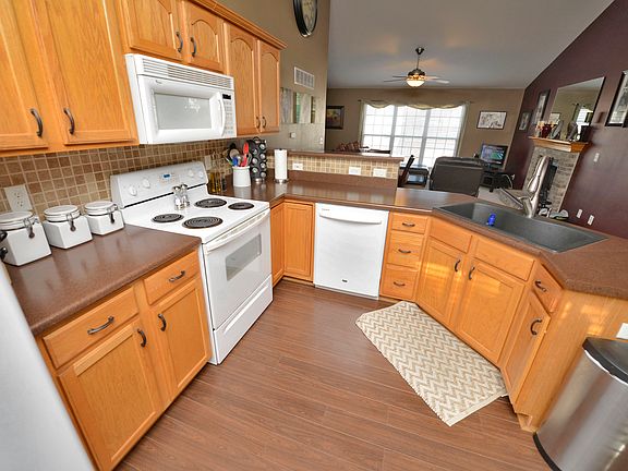 4th image of 414 Winter Bluff Dr