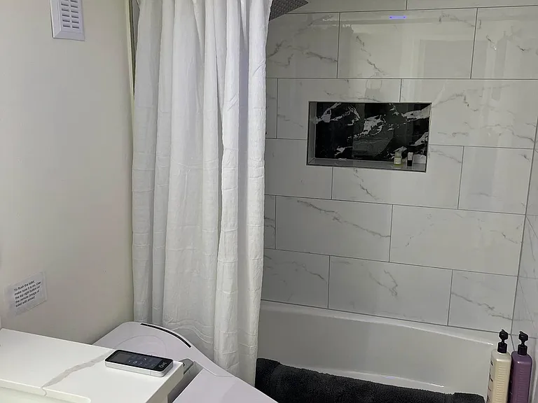 4003 1st Ave NE — Photo 11
