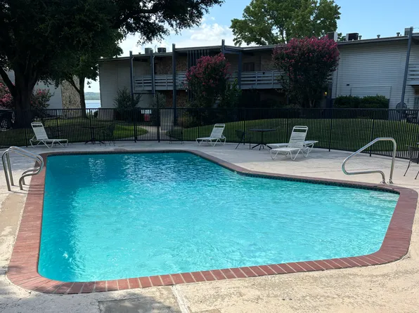 109 Harbor Dr Unit 206, Runaway Bay, TX 76426