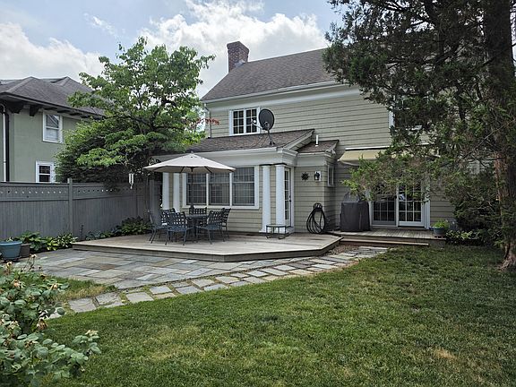 3rd image of 11 Alden Ave