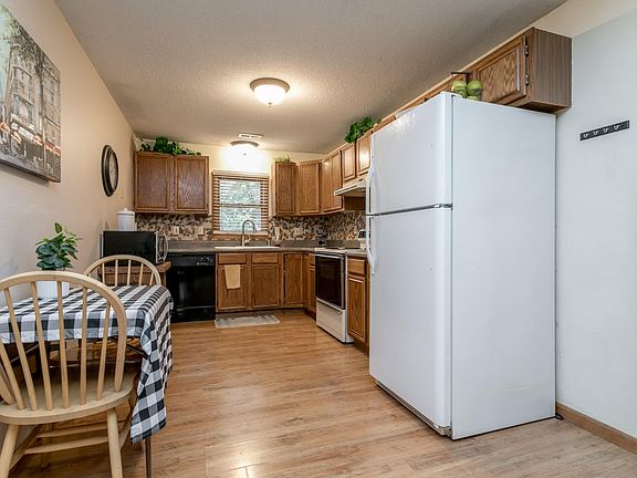 5th image of 4300 W Brookview Ter
