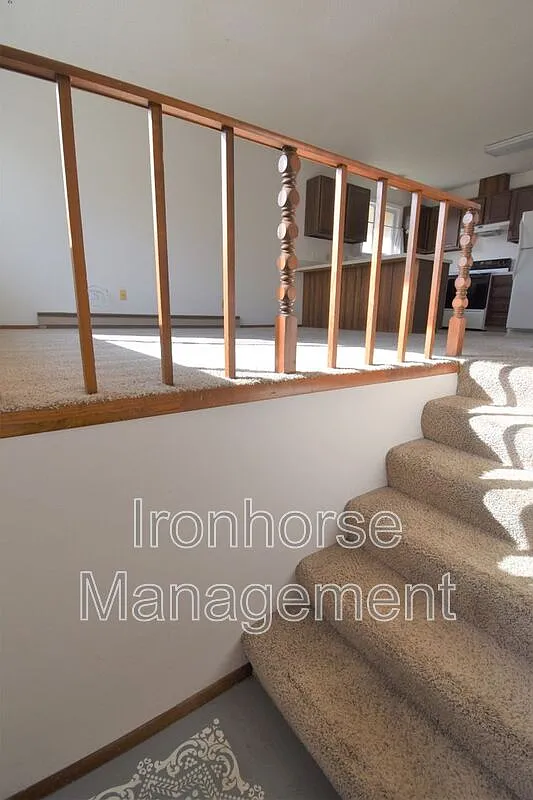 2 bed, 1.5 bath, $1,600 — Photo 4