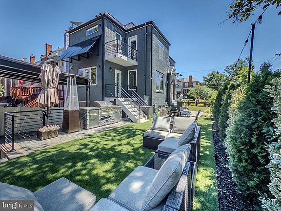 2nd image of 301 Gallatin St NW