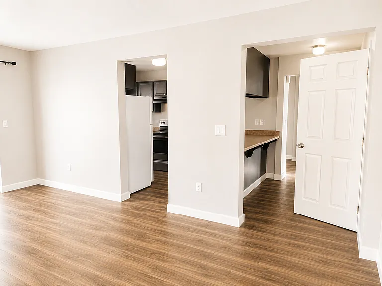 Midtown Flats - Duplex — Photo 8