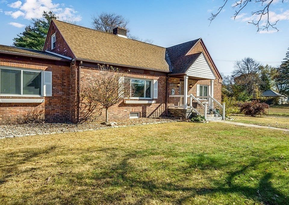 703 Newbury St, Springfield, MA 01104 Zillow