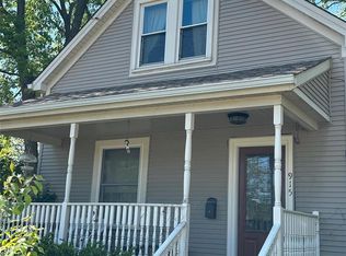 915 S Benton Ave, Saint Charles, MO 63301