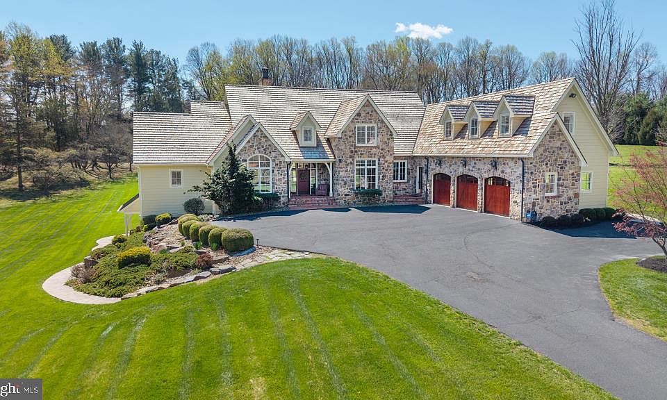 1st image of 200 Parsons Rd