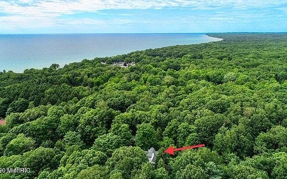 3rd image of 2073 Lakeshore Dr