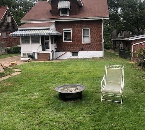 2nd image of 7044 Dover Ct