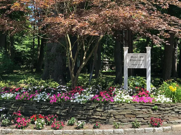 18 Duke Of Gloucester, Manhasset, NY 11030