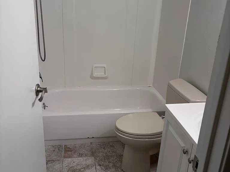 1835 Robin Ln #11 — Photo 3