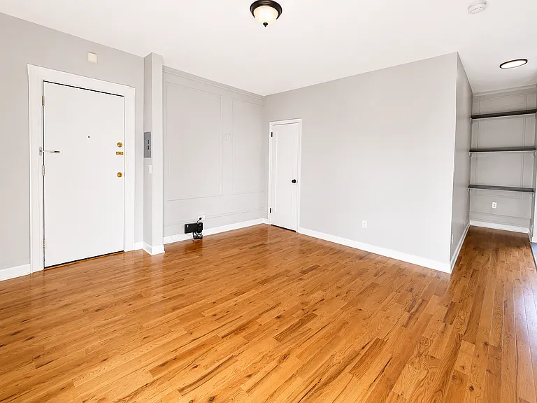 61 Cleveland St — Photo 17