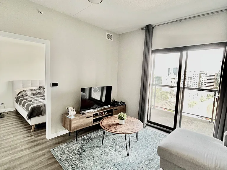 15 Queen St S #1012 — Photo 9