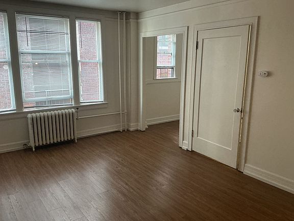 4th image of 420 Vine St APT 210
