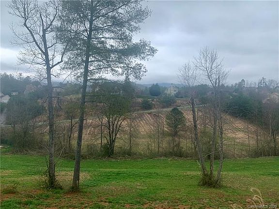 5th image of 55 Double Brook Dr